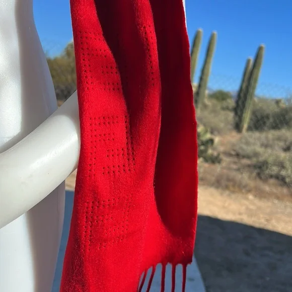 FENDI cashmere red large scarf - Picture 2 of 5